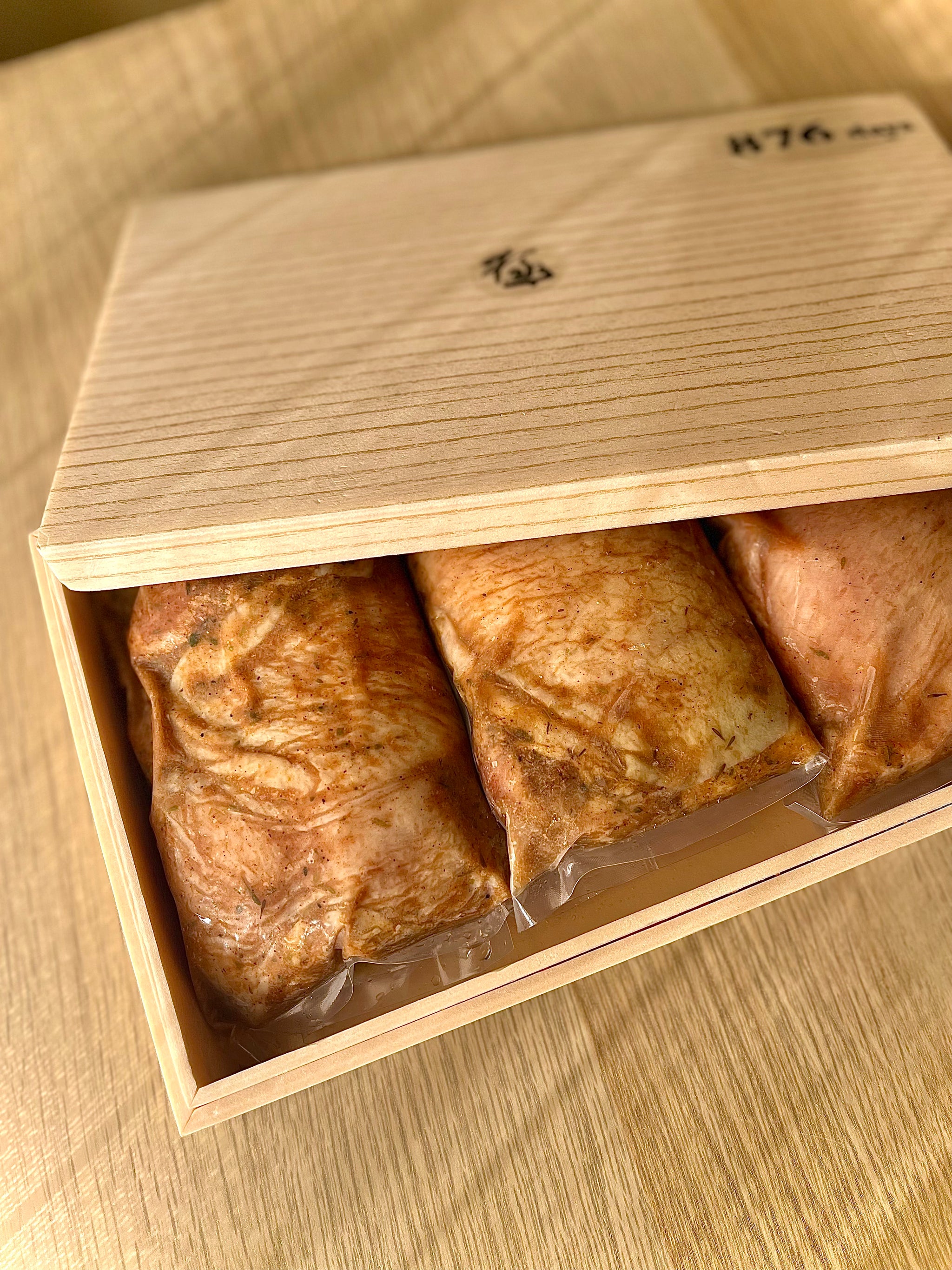 極上ジャークチキン【宮崎地鶏もも肉 1kg】 – 876 Days